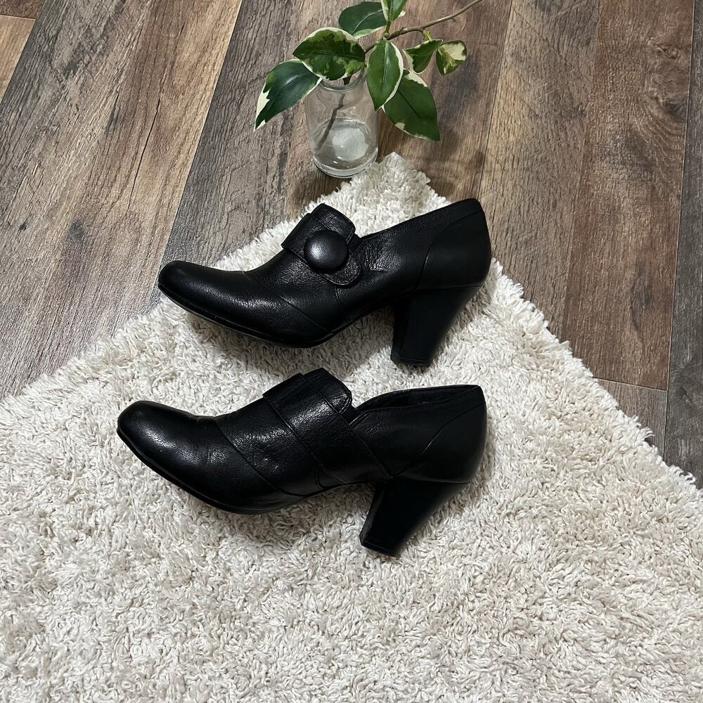 Clarks Size 7.5 M Black Leather Ruby Glam Victorian Heel Ankle Booties Shoes - Picture 4 of 6